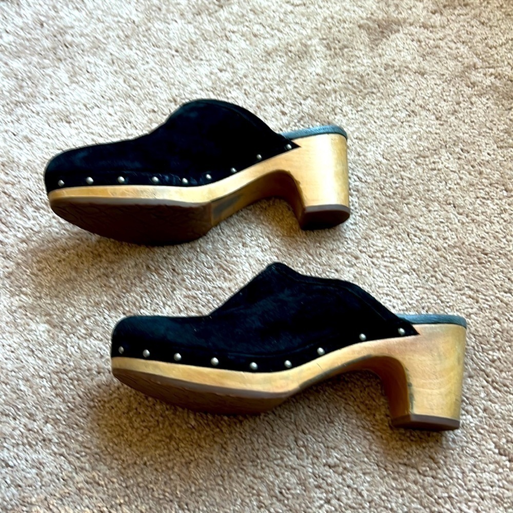 Black Leather Ugg Shearling Clogs